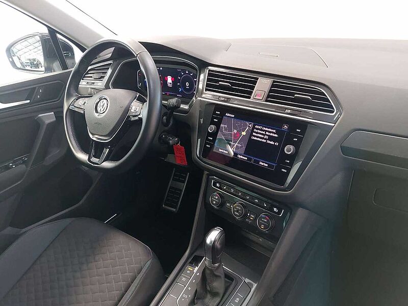 Volkswagen Tiguan TIGUAN 1.5 TSI DSG IQ. DRIVE NAVI HUD AHK ACC WINTE